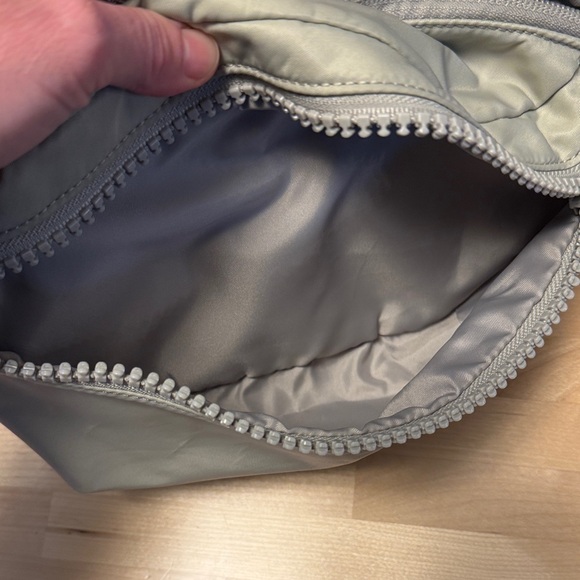 Lululemon All Day Essentials Belt Bag 2.5L 2.5 L Linen / White opal purse handle - Picture 9 of 9